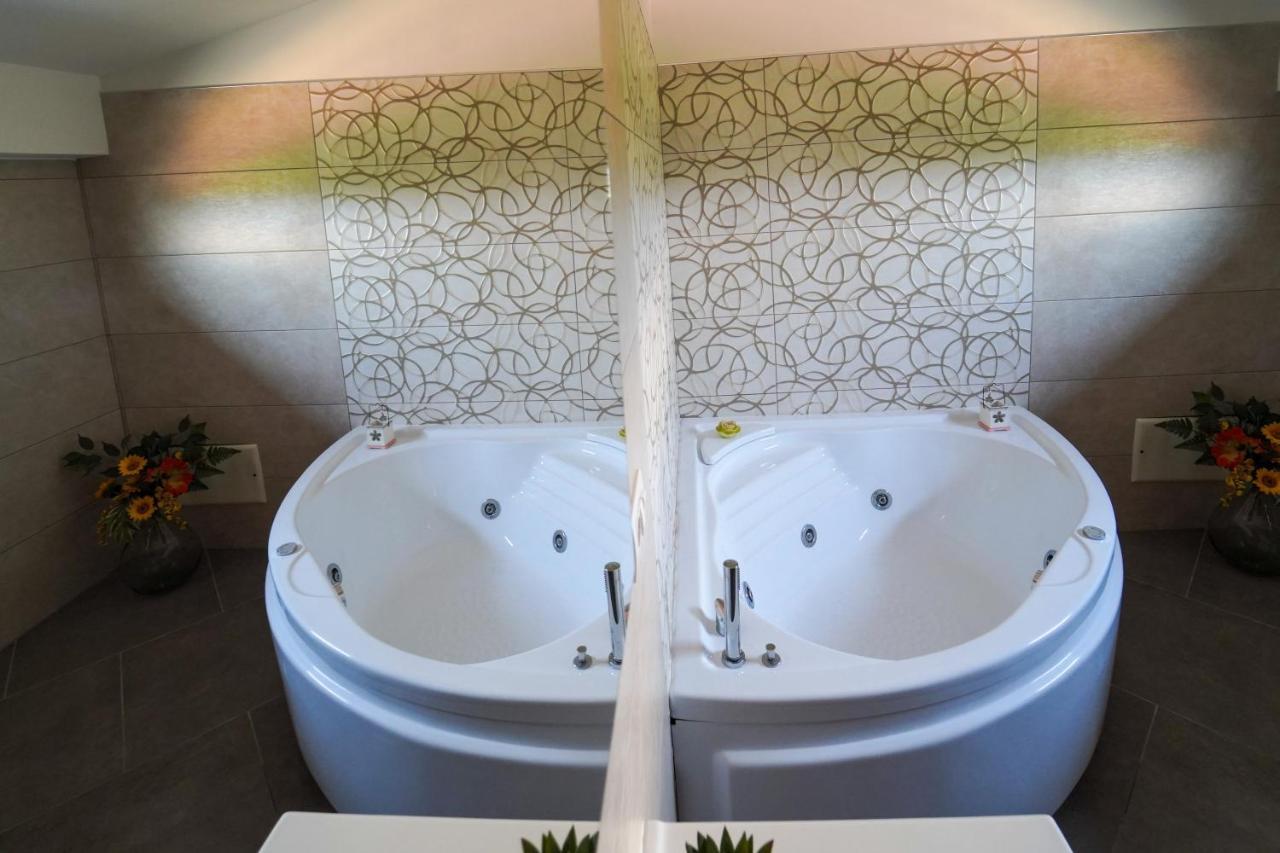 Villa Falcone Alvignano エクステリア 写真